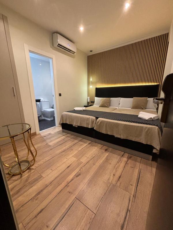 Economy Double Room without Window image 4