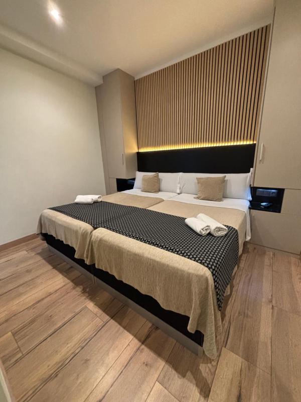 Economy Double Room without Window image 2