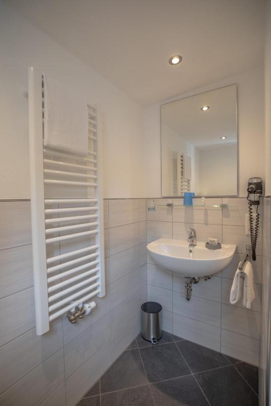 Single Room image 3