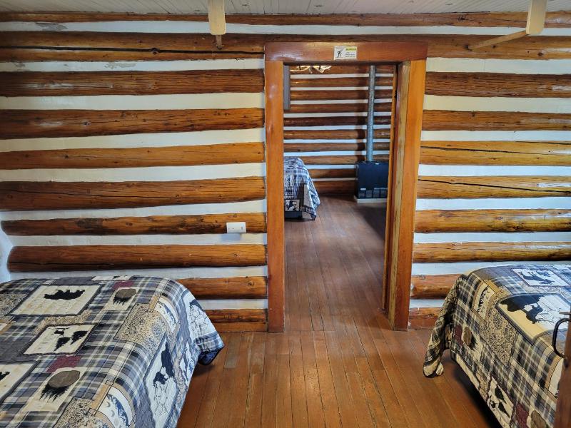 Two-Bedroom Chalet - Pet Friendly image 4