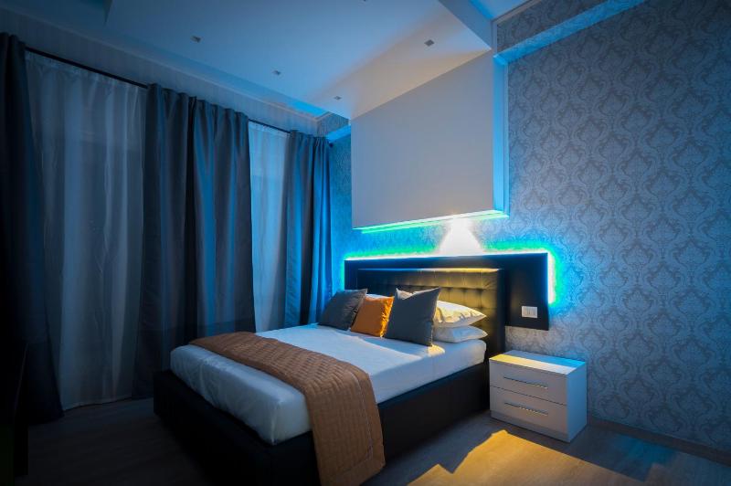 Deluxe Double Room image 3