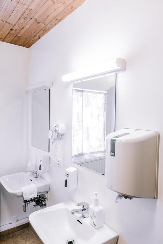 Double Room with Shared Bathroom image 2
