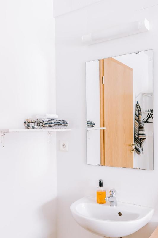 Double Room with Shared Bathroom image 4