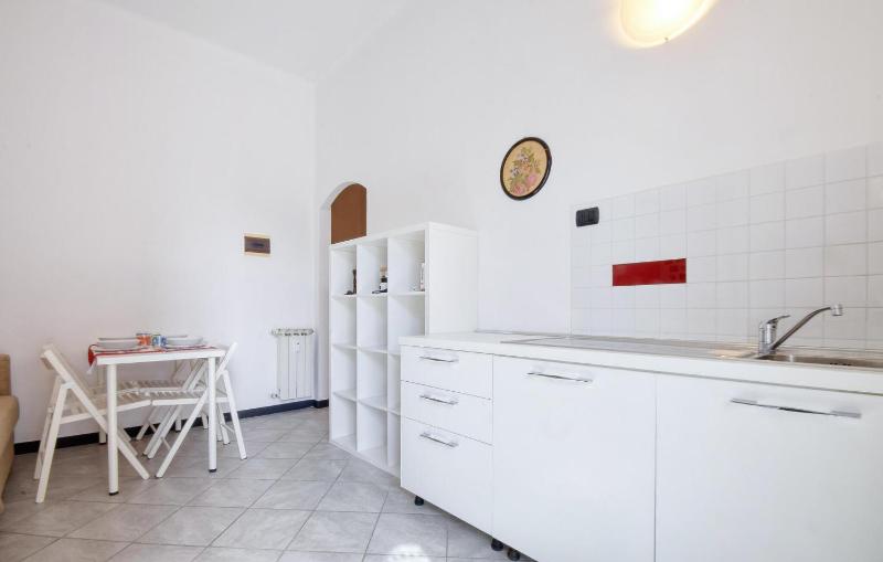 1 Bedroom Cozy Apartment In Genova - image 11