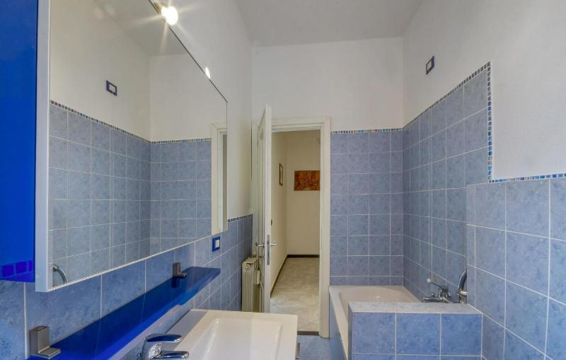 1 Bedroom Cozy Apartment In Genova - image 2