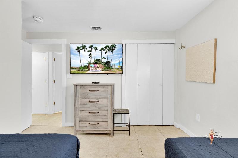 Bahia Mar Solare Beachfront Resort Condos with Two Pools - image 11