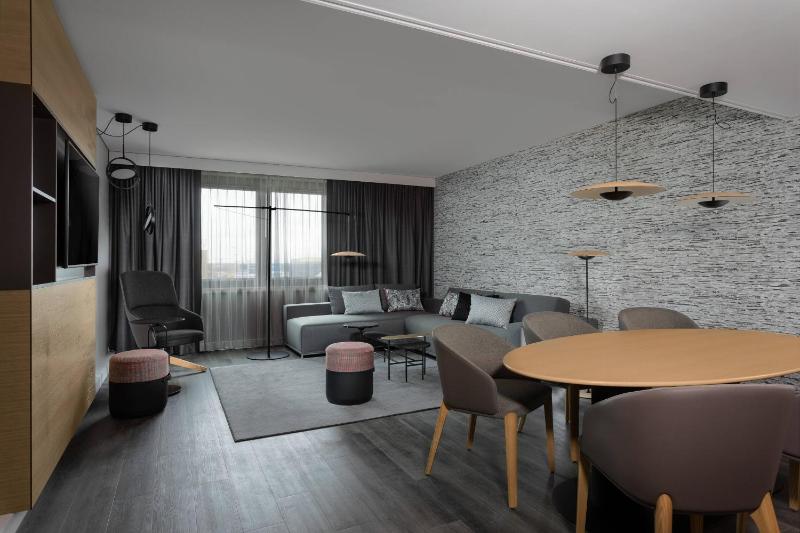 Premier Suite, M Club lounge access, Suite image 1