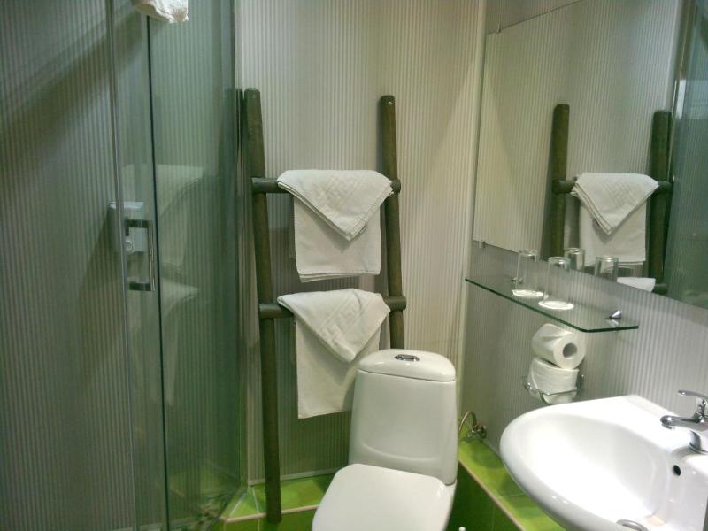 Double or Twin Room image 4