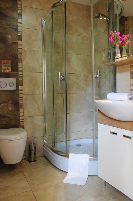 Superior Double Room with Side Sea View image 4