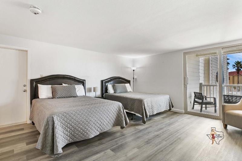 Bahia Mar Solare Beachfront Resort Condos with Two Pools - image 7