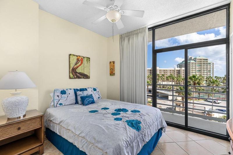 Sunchase IV by South Padre Resort Rentals - image 3