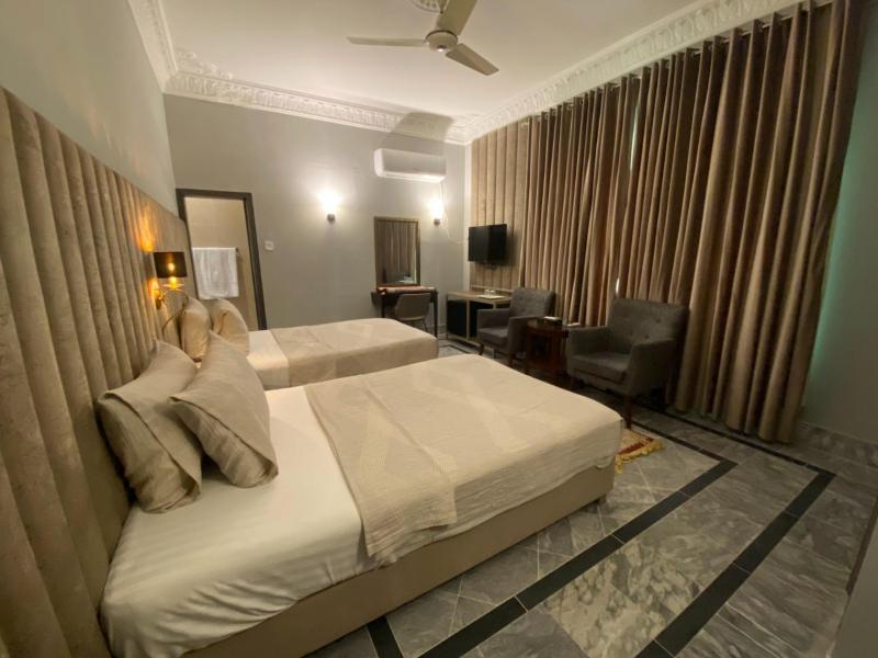 VIP Express - image 7