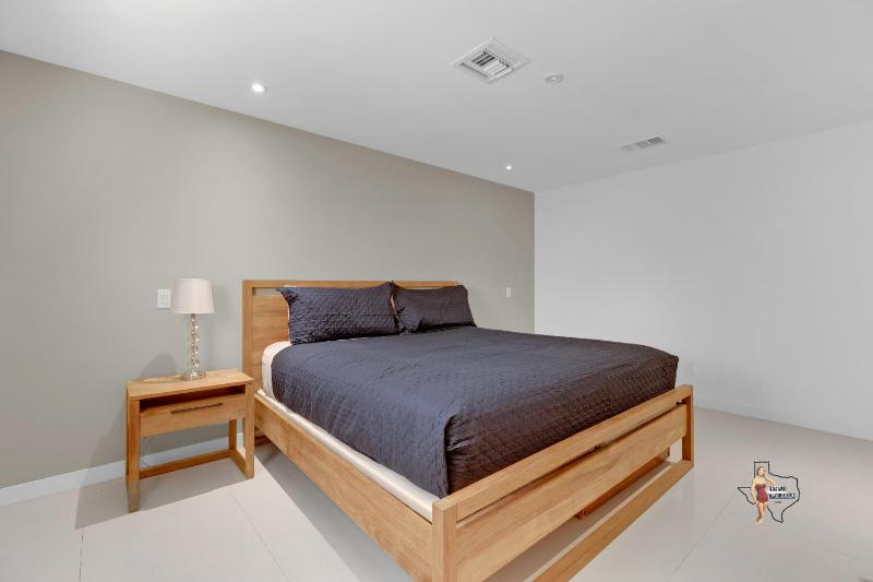 Bahia Mar Solare Beachfront Resort Condos with Two Pools - image 15
