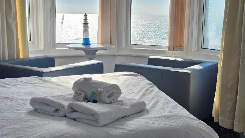 Deluxe Double Room with Sea View image 1
