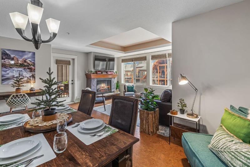 Luxury Rockies Retreat 1BR with Views - image 25