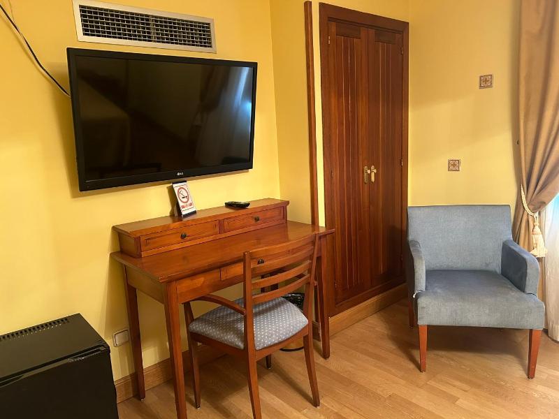 Triple Room image 3