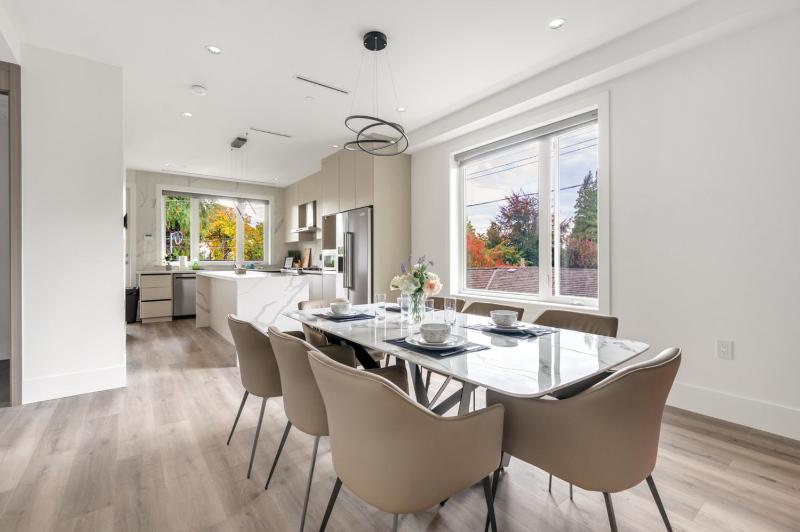 Charming and Modern Retreat in Vancouver Trendy 42nd Avenue Neighbourhood - image 14