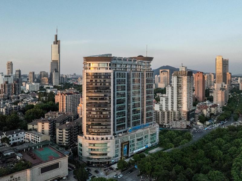 Suning Universal Hotel ALL-SUITES - image 1