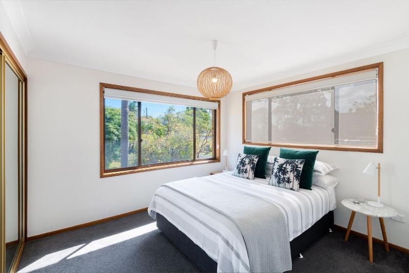 Palm House Vincentia by Book Jervis Bay Linen Walk 2 Beach WiFi - image 36