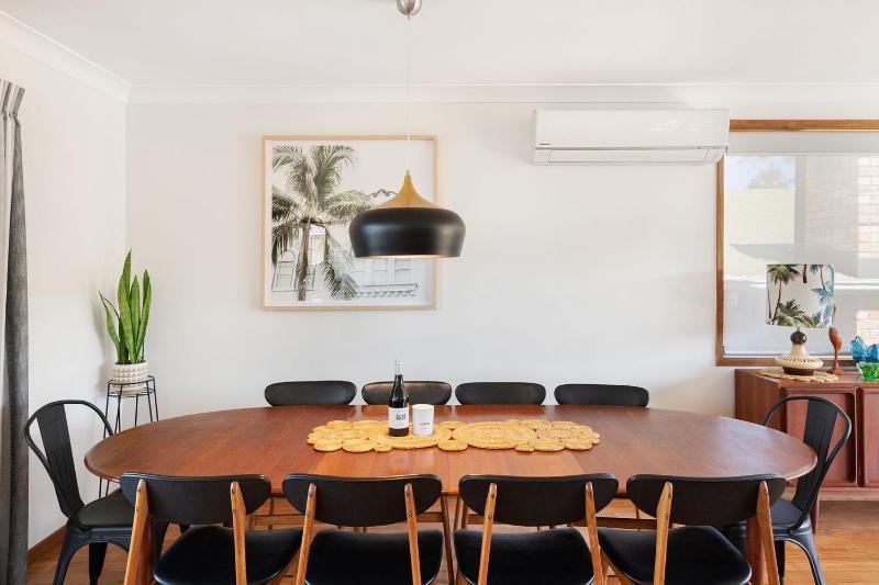 Palm House Vincentia by Book Jervis Bay Linen Walk 2 Beach WiFi - image 1