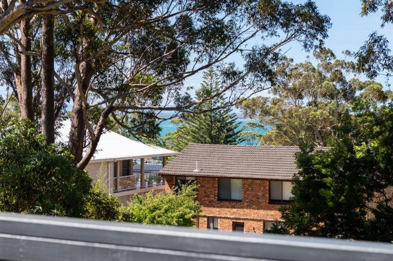 Palm House Vincentia by Book Jervis Bay Linen Walk 2 Beach WiFi - image 5
