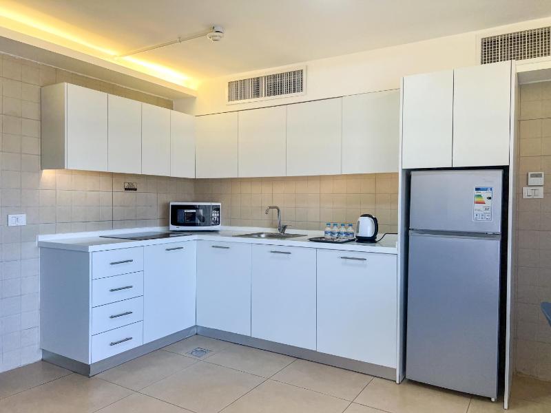 Triple A Hotel Suites - image 14