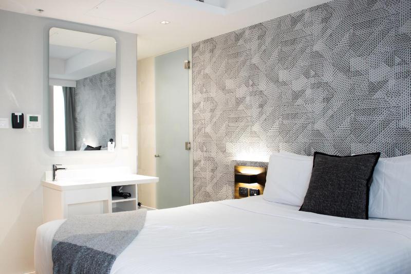  Queen Plus with Balcony  with Complimentary Gym Pass and Late Check out image 3