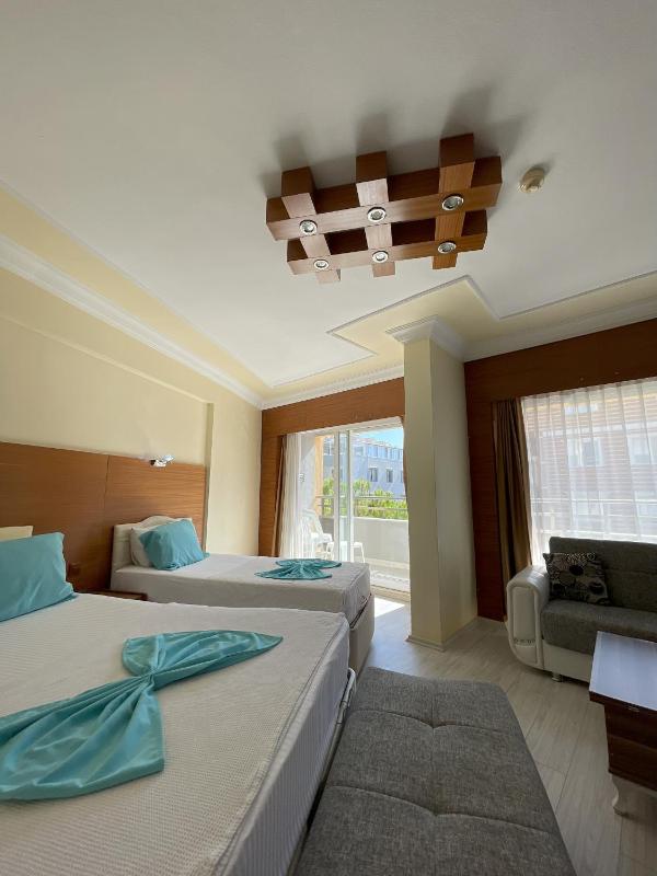 Deluxe King Room image 1
