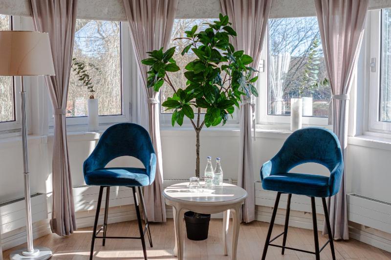 Junior Suite with Park View image 1