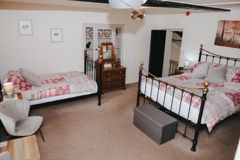 Family Room image 3