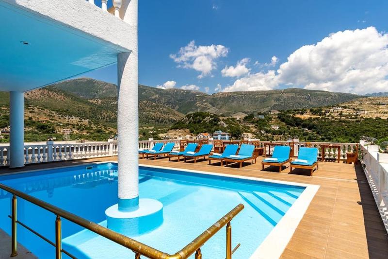 Luxury Room 3 - Vila Goro Pool Parking and more - image 14
