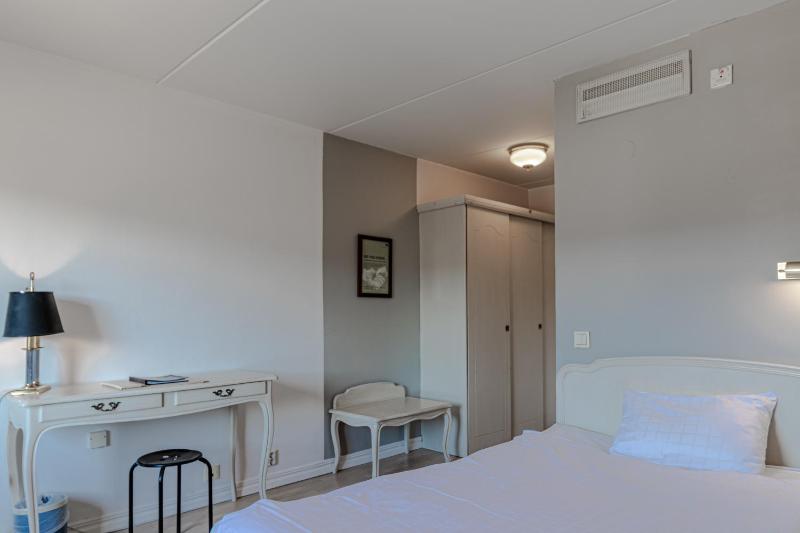 Standard Single Room image 2