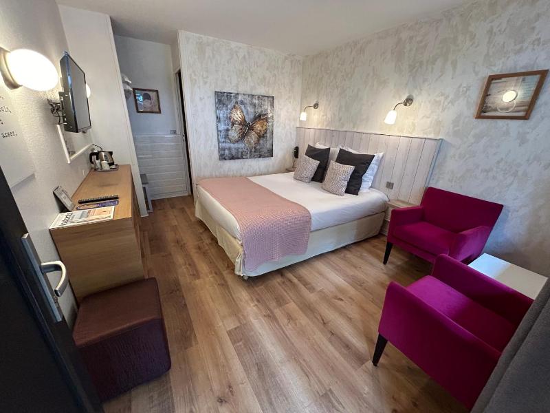 Standard Double Room image 4