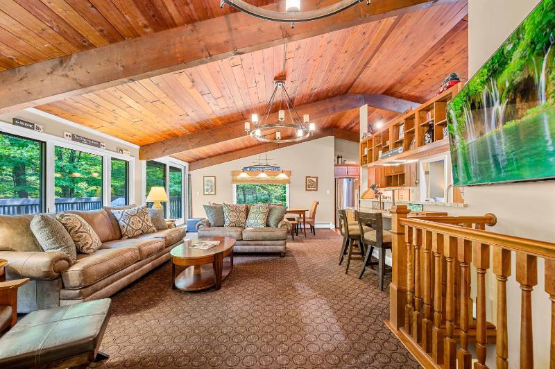 Four-Bedroom Holiday Home image 1