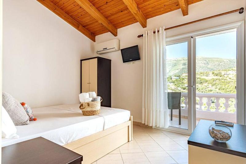 Apartment 4 - 2 bedrooms Vila Goro - Pool Parking and more - image 5