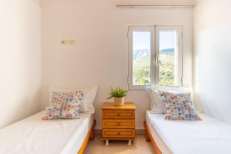 Apartment 4 - 2 bedrooms Vila Goro - Pool Parking and more - image 3