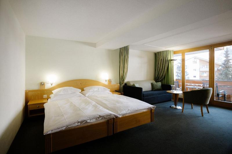 Deluxe Double Room with Matterhorn View image 1