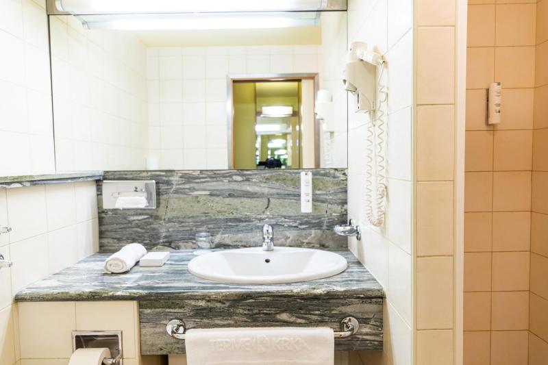Standard Single Room image 3