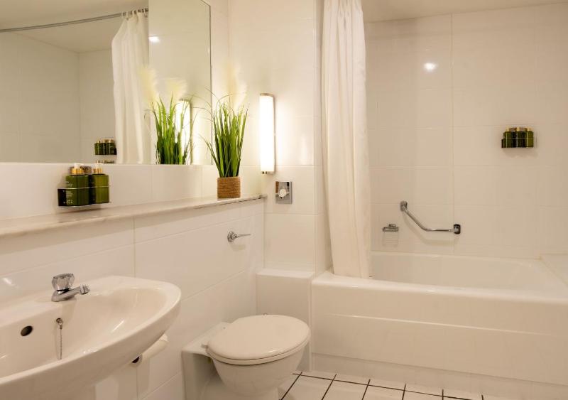 Standard Double Room image 4