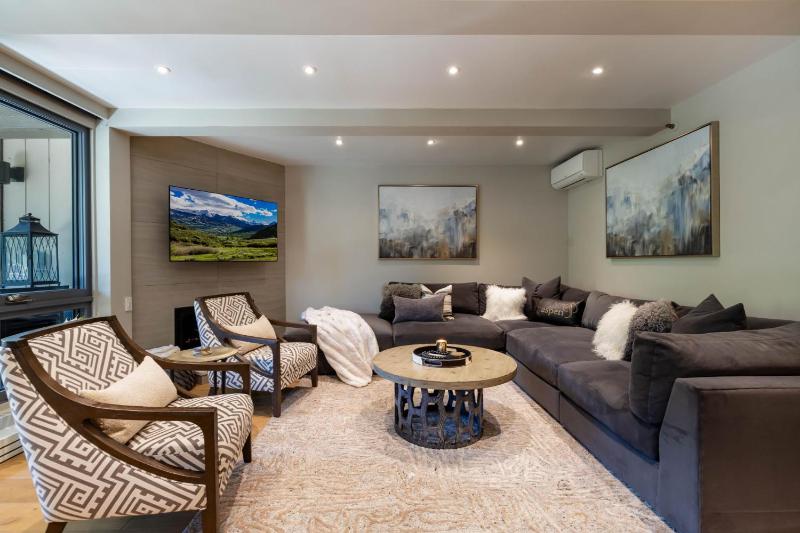 Luxurious 2 BR 2 BA - Aspen Core - image 25