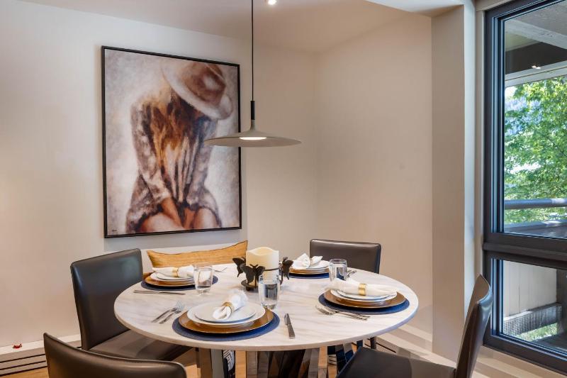Luxurious 2 BR 2 BA - Aspen Core - image 29