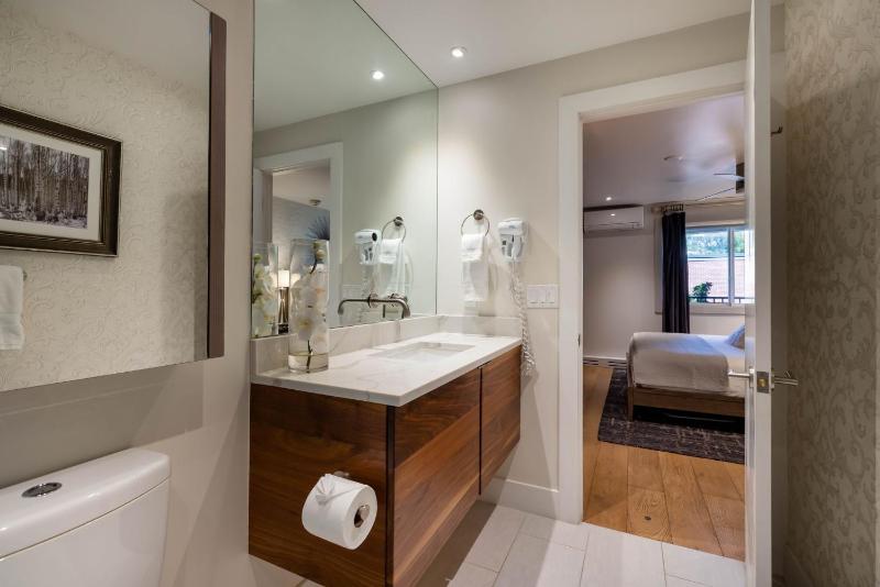 Luxurious 2 BR 2 BA - Aspen Core - image 36