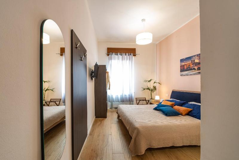 Italianflat - Rentroom 200mt to Arena - image 11
