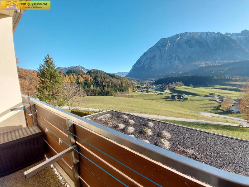 Apartment with Mountain View image 3
