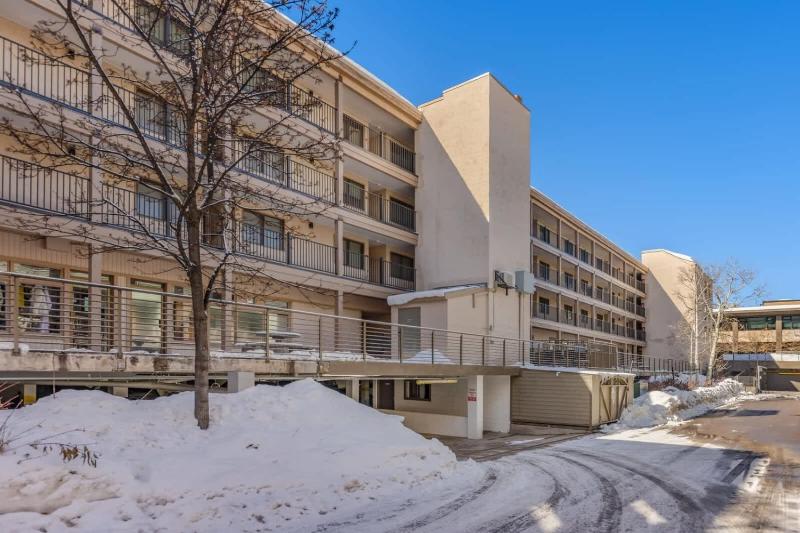 Luxurious 2 BR 2 BA - Aspen Core - image 13