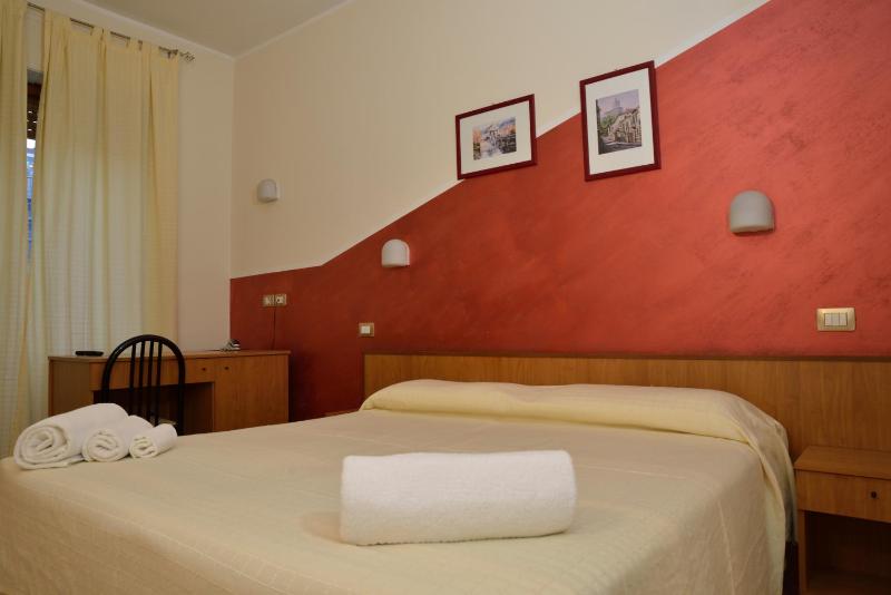 Economy Double or Twin Room image 1