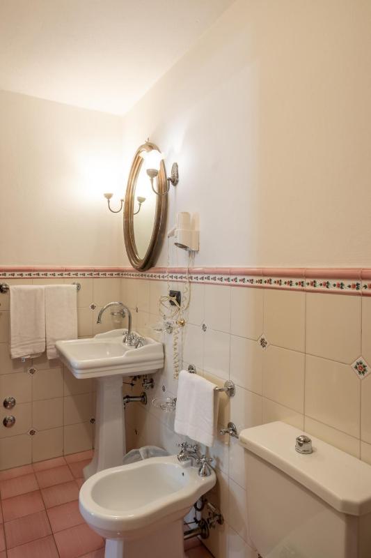 Economy Double Room image 2