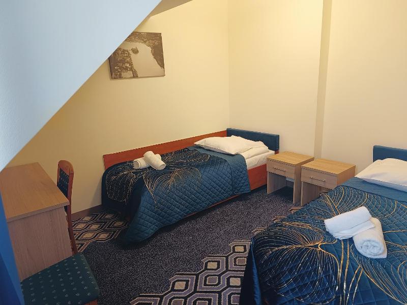 Quadruple Room image 4