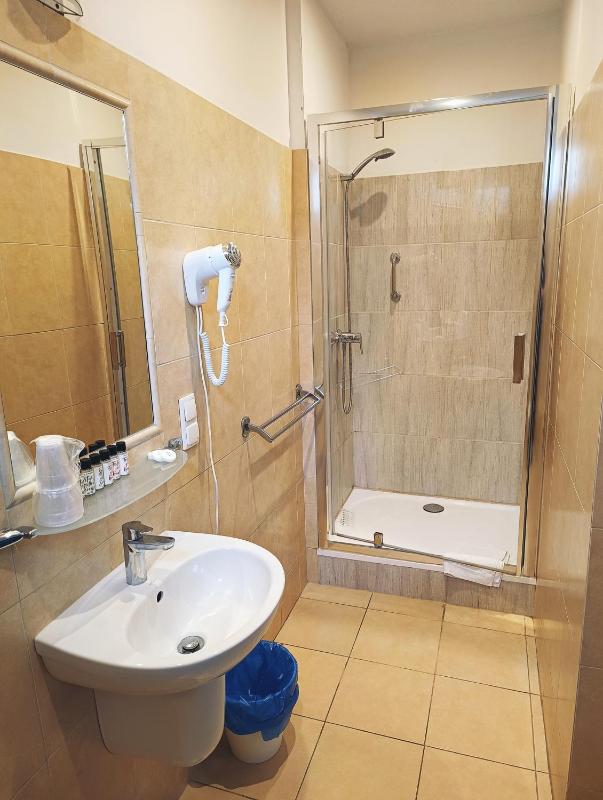 Triple Room image 2