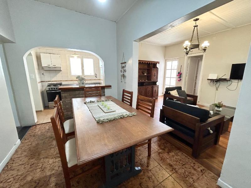Amplia casa en la 5ta sección ciudad con patio y parrilla - image 11